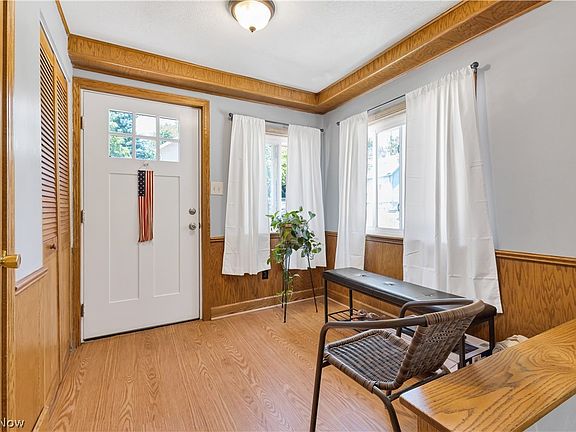3rd image of 1257 Alberta St