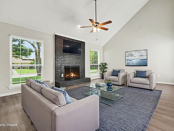 2nd image of 4537 Miami Dr