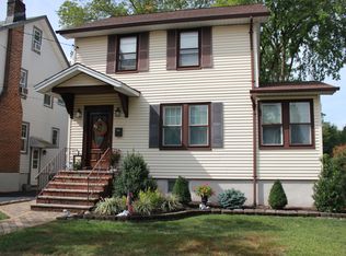27 Locust Dr, Cranford, NJ 07016