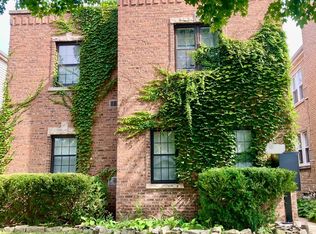 1315 Dobson St #2N, Evanston, IL 60202
