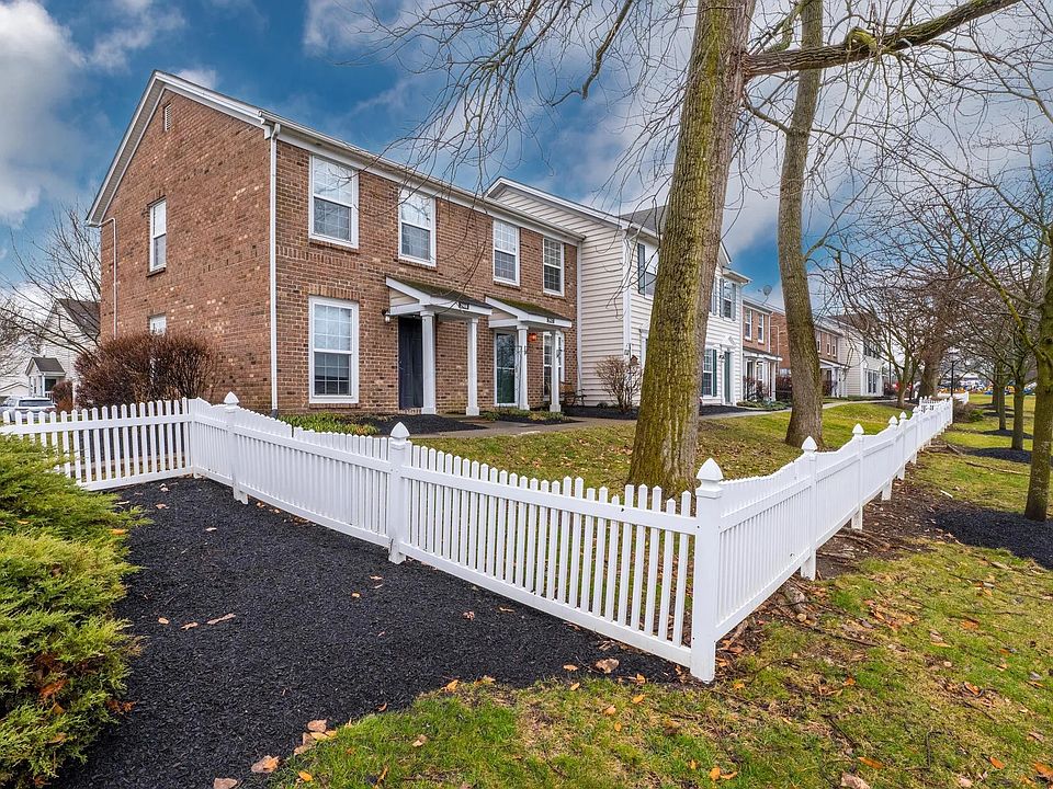 1st image of 2912 Ashton Row W