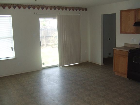 3rd image of 246 Green Meadows Rd