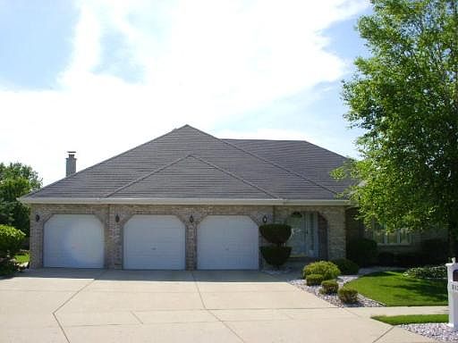 1st image of 8137 W Glenbrook Pl