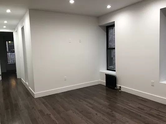 4th image of 4 Saint Nicholas Ave #4