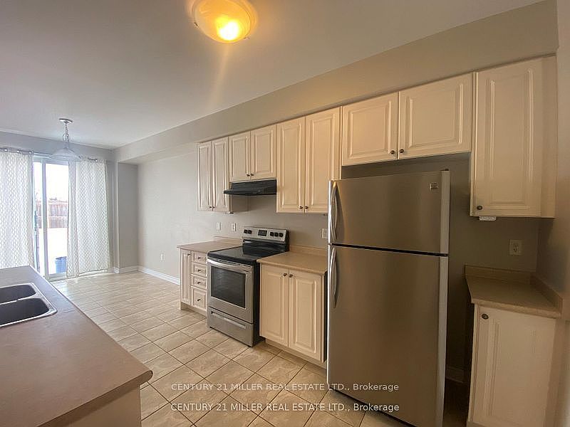 Oakville Townhouse for rent - 3 Bedrooms — photo 7