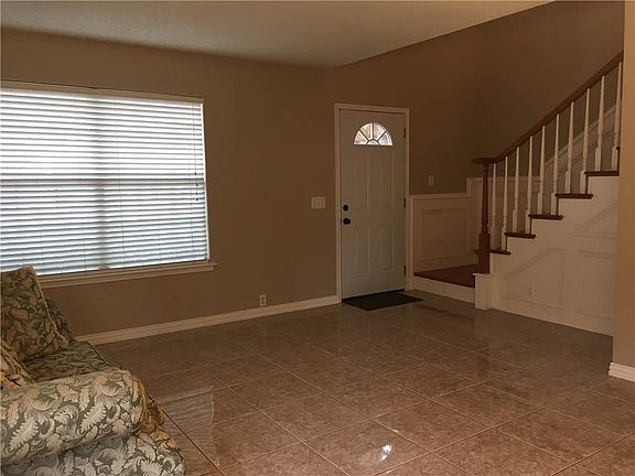 3rd image of 824 Big Sky Ln