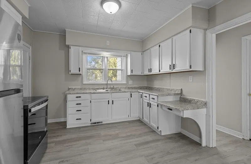 3 bed, 1.0 bath, $1,199 — Photo 4