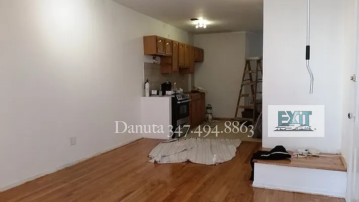 Rented by New York Realty Minimax Inc | media 16