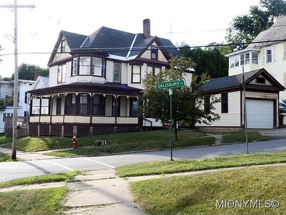 3rd image of 608 Garden St