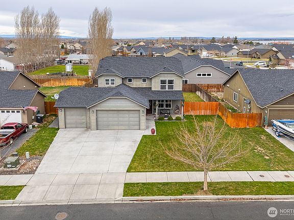 3rd image of 3504 W Everett Place