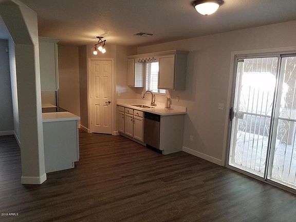 4th image of 2025 S 71st Dr