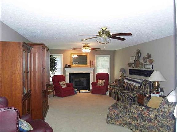 2nd image of 2092 Chesapeake Dr