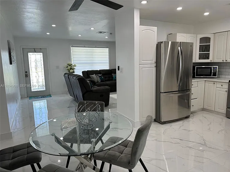 4531 SW 42nd Ter — Photo 7
