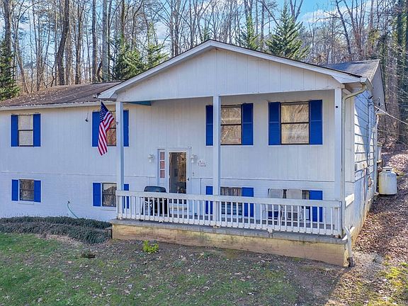 3rd image of 172 Moore Cir NE