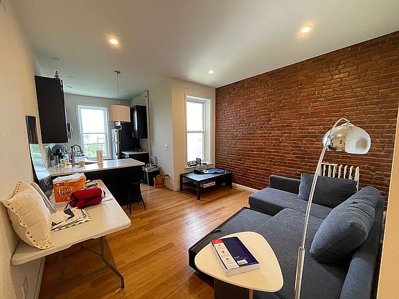 2nd image of 767 Park Pl APT 3R