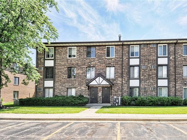 1st image of 1003 Centurion Ln APT 3