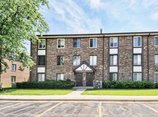 1003 Centurion Ln APT 3, Vernon Hills, IL 60061