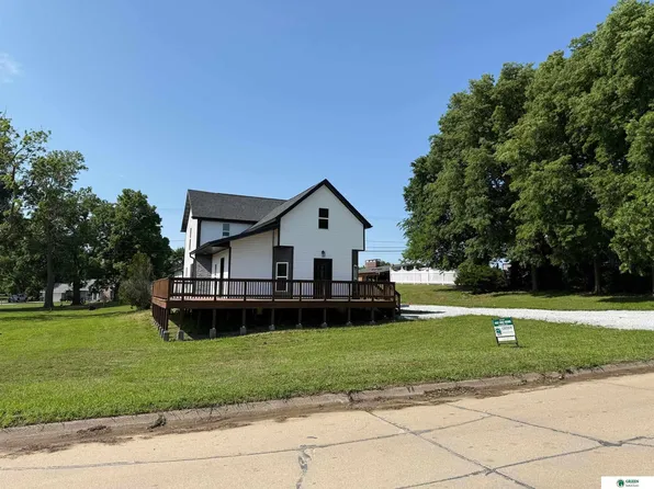 506 W Cedar St, Sutton, NE 68979