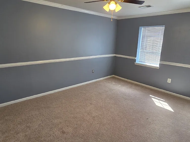 12735 Lighthouse Ln #UPSTAIRS — Photo 8