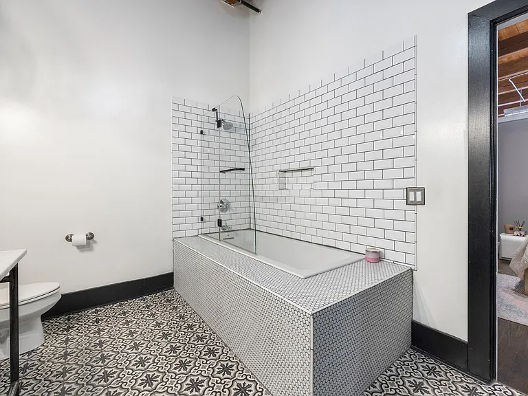 1101 W Lake St #3C — Photo 16