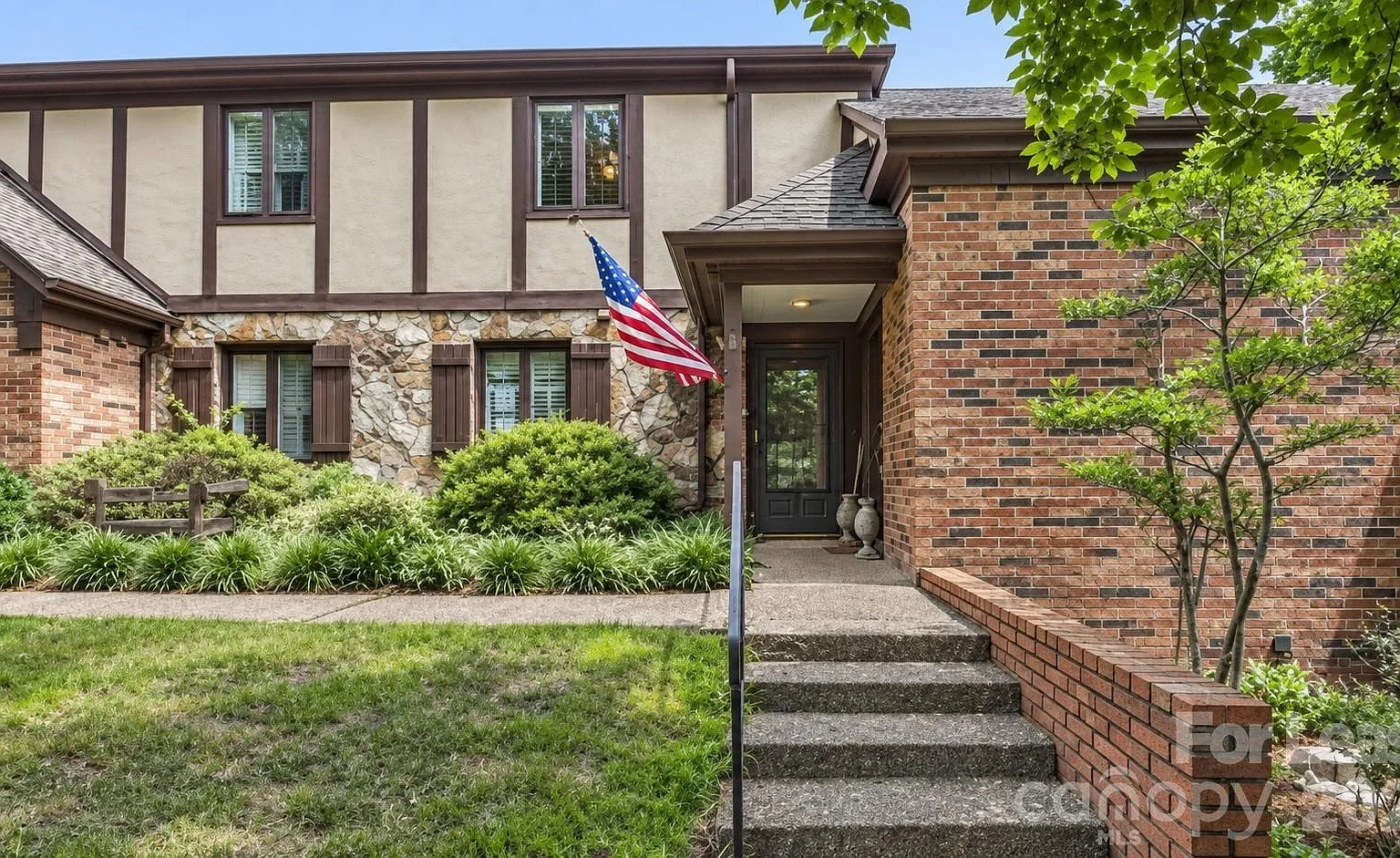 2 bed, 3.0 bath, 1200 sqft, $1,750 — Photo 1