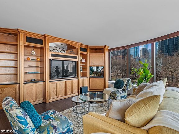 3rd image of 505 N Lake Shore Dr APT 503
