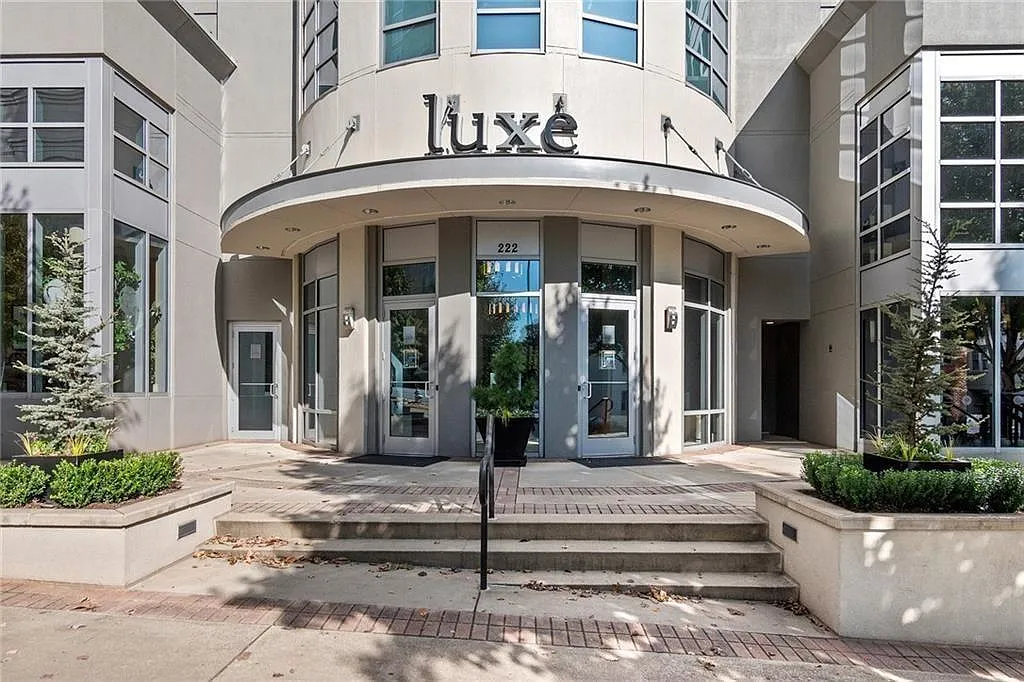 2 bed, 2.0 bath, 1329 sqft, $3,900 — Photo 1