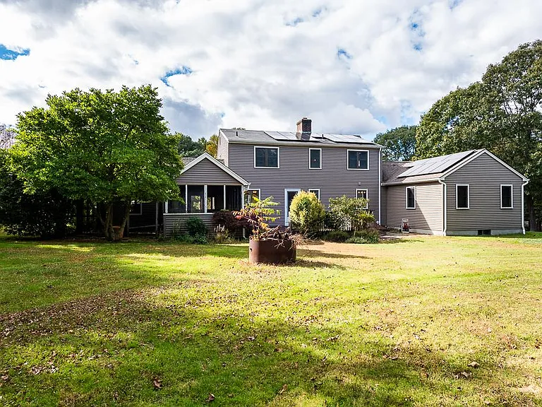 131 Hemlock Dr — Photo 5