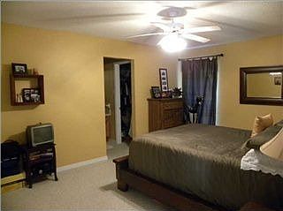 2nd image of 6900 Magnolia Trce