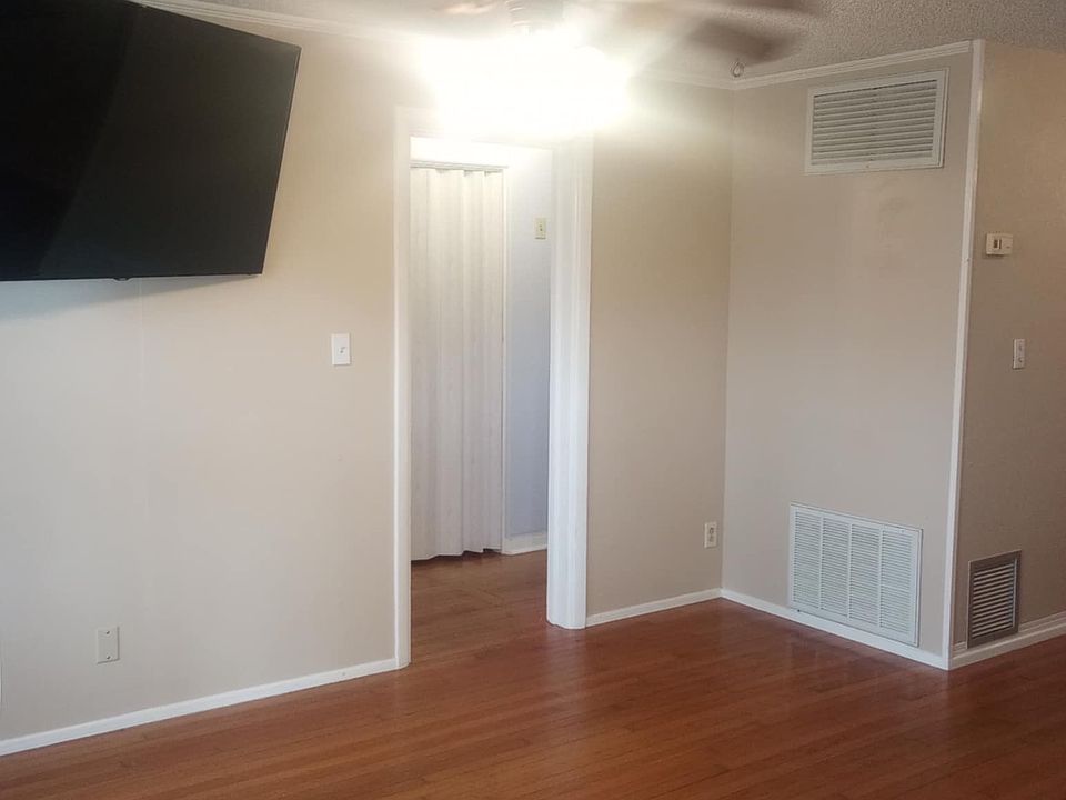 1st image of 521 University Blvd #11322916