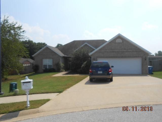 2nd image of 2601 SW Lancastor St