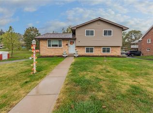 10 Marie Dr, Jeannette, PA
