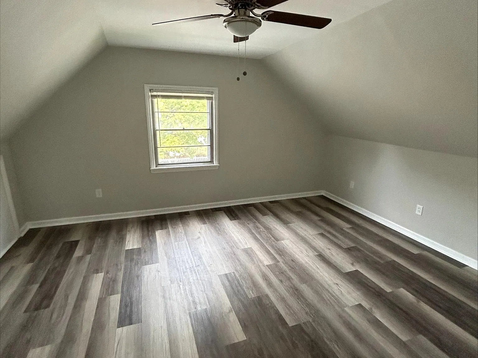 4 bed, 1155 sqft, $2,375 — Photo 4