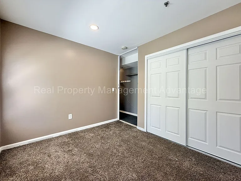25582 Saint James — Photo 24