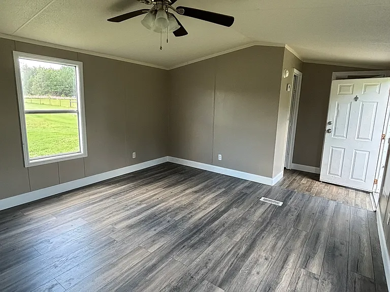 963 Pridgen Rd — Photo 4