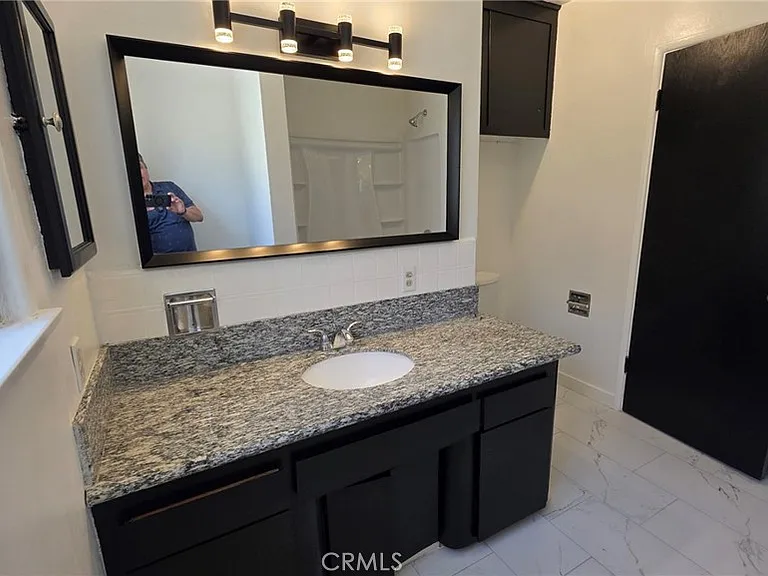 6034 S Kings Rd — Photo 11