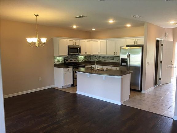5th image of 2206 Seven Oaks Dr