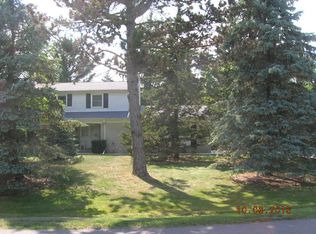 85 Bellarmine Dr, Rochester Hills, MI 48309