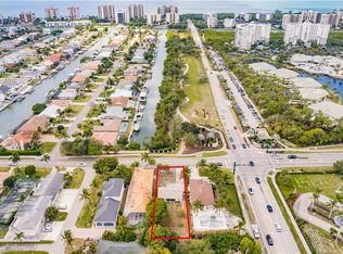 11040 Vanderbilt Dr, Naples, FL 34108