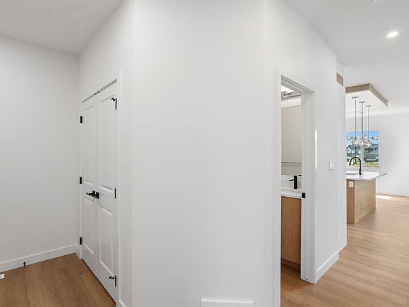 3rd image of 153 Munn Way