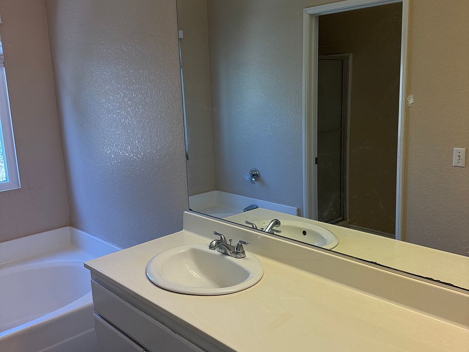 1st image of 15437 Braun Ct