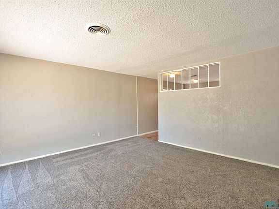 5th image of 520 W 18th St