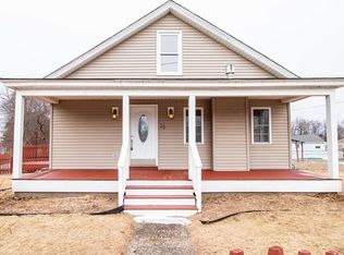 35 Robert St, Chicopee, MA 01020