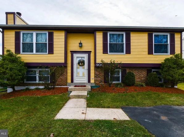 900 Finch Dr, Landover, MD 20785