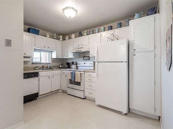 2nd image of 671 S Hollybrook Drive #306