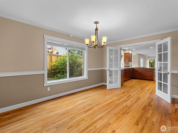 5th image of 2222 Buckingham Drive SE