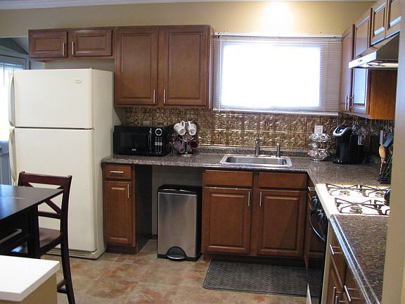 3rd image of 3407 Stolzenfeld Ave