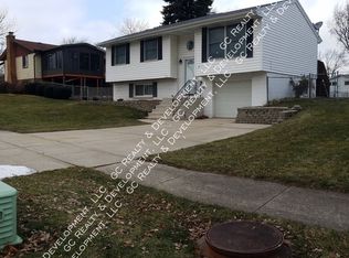 207 Wakefield Ln, Schaumburg, IL 60193