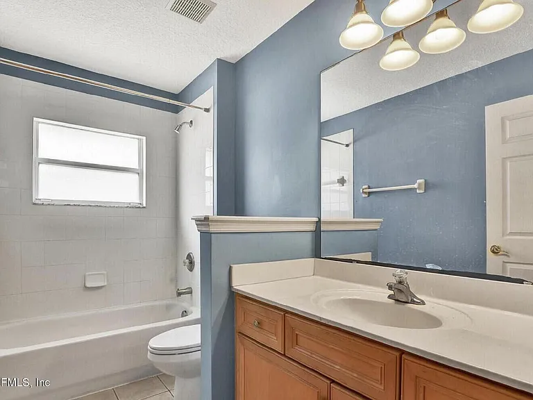 11827 Crusselle Dr — Photo 24