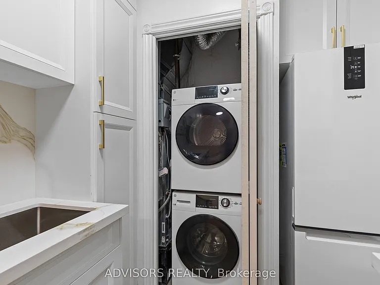 393 King St W #1207 — Photo 10